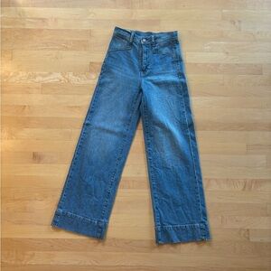 Gap Sky High Wide-Leg Jeans With Washwell - medium indigo. size 25.